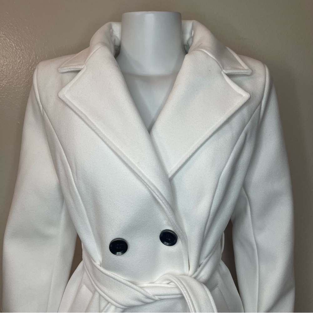 Gray removable faux fur on collar white belted pea coat - Picture 12 of 17